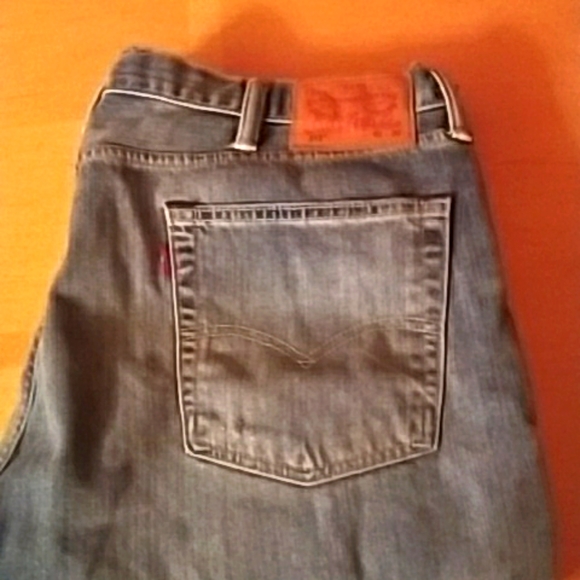 MENS LEVIS 513 RIPPED FADED JEANS SIZE 40 X 30 LIGHT BLUE TO MEDIUM - Picture 1 of 8